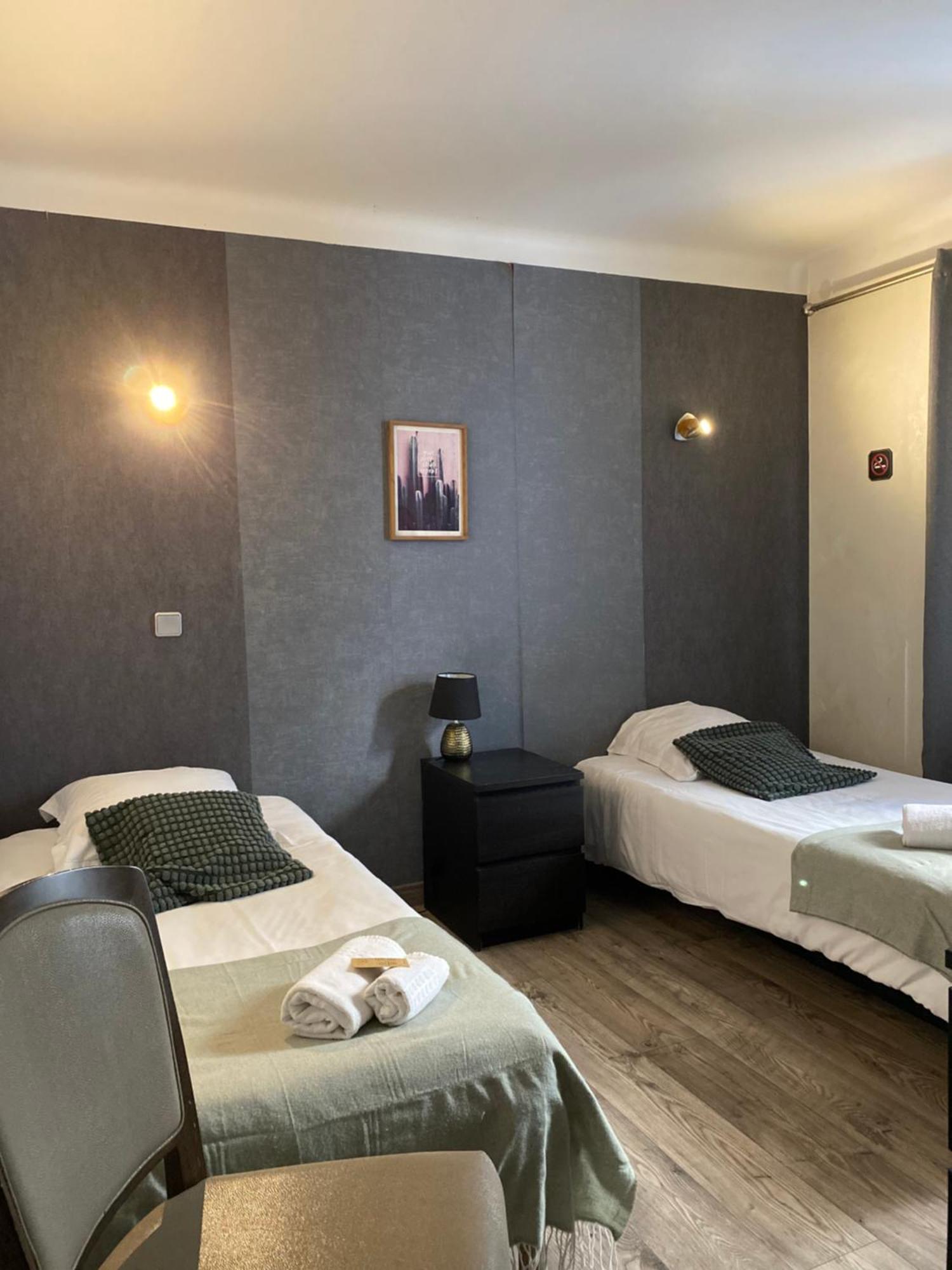 Hotel Des Beaux Arts Шамбери Екстериор снимка